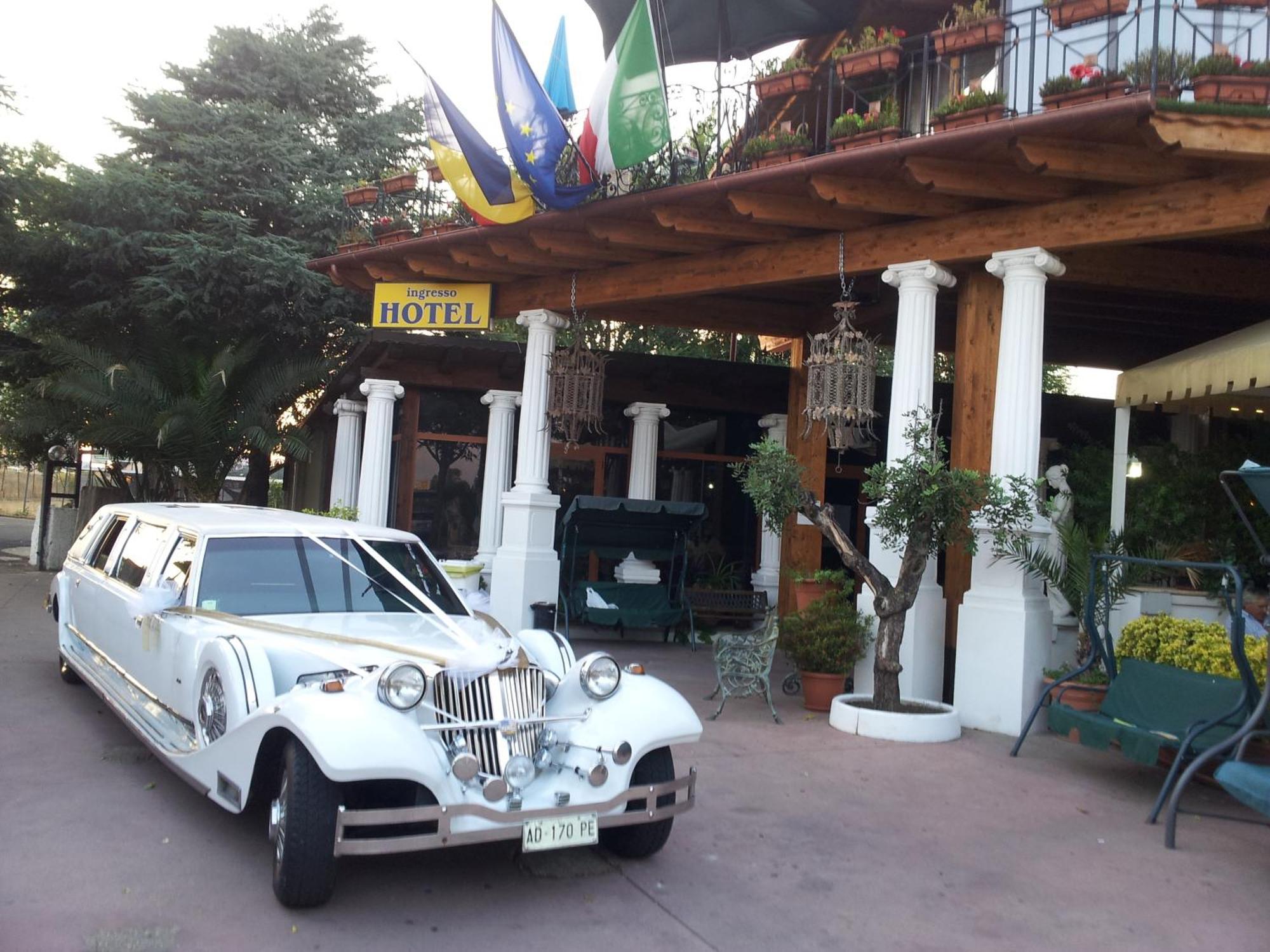 Hotel Chopin Фьюмичино Экстерьер фото