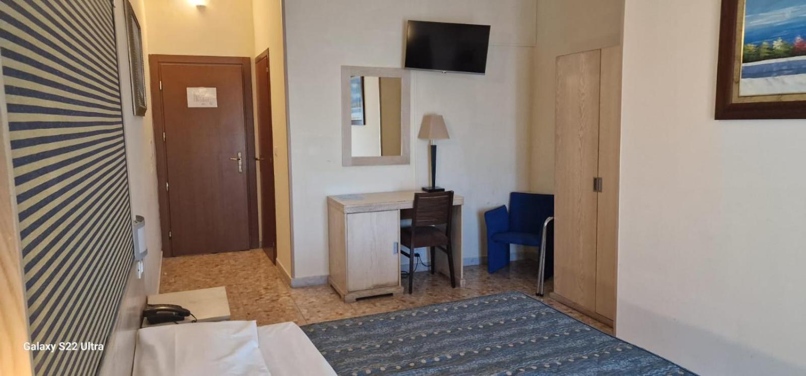 Hotel Chopin Фьюмичино Экстерьер фото